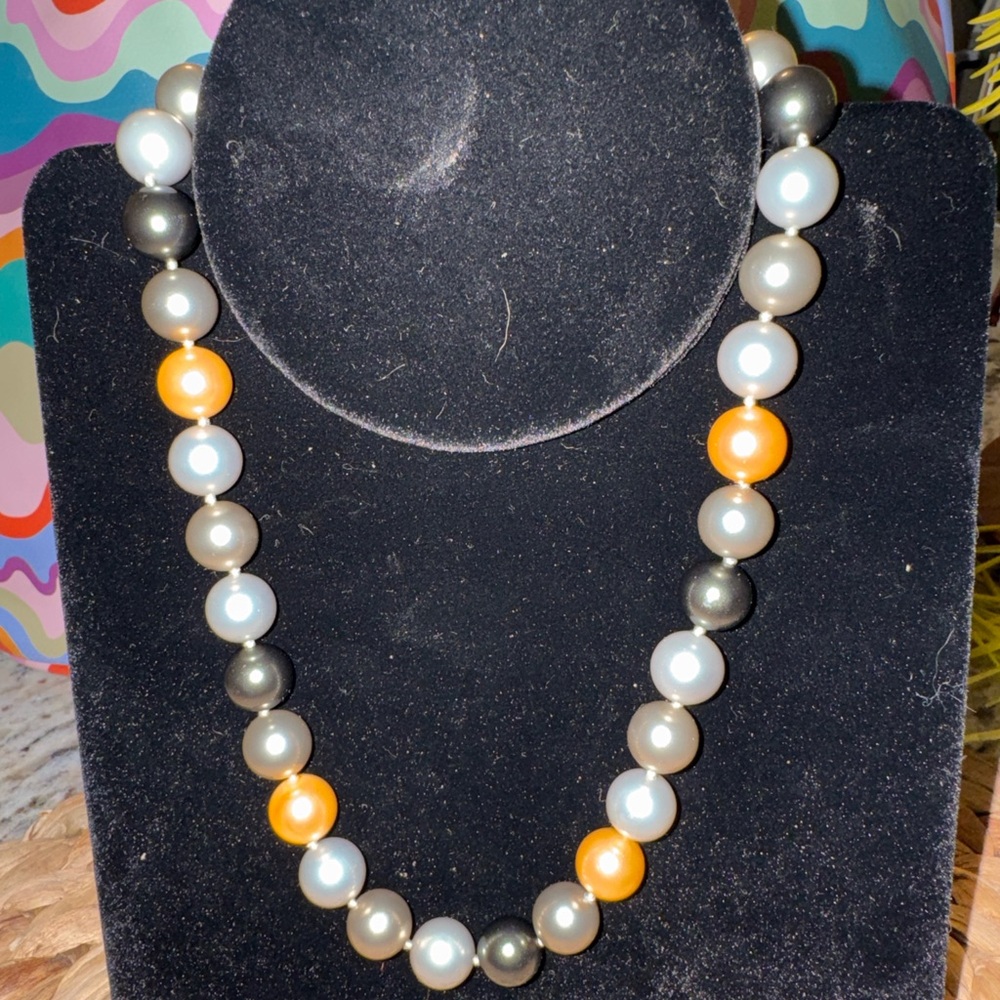Multicolor Pearl Necklace 14K Gold Clasp 585 Modern Statement